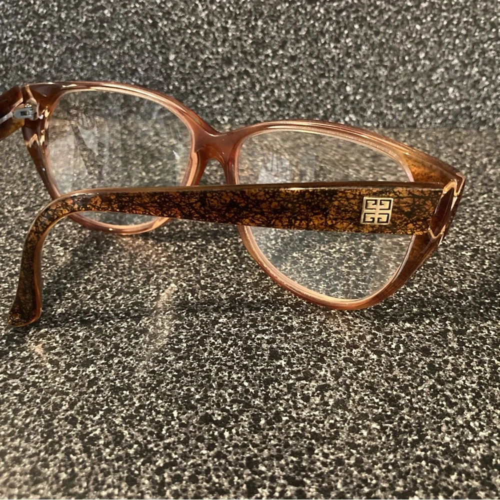 Vintage Givenchy solaire mod 111/BRN oversized glasses; made in France. W/Case.